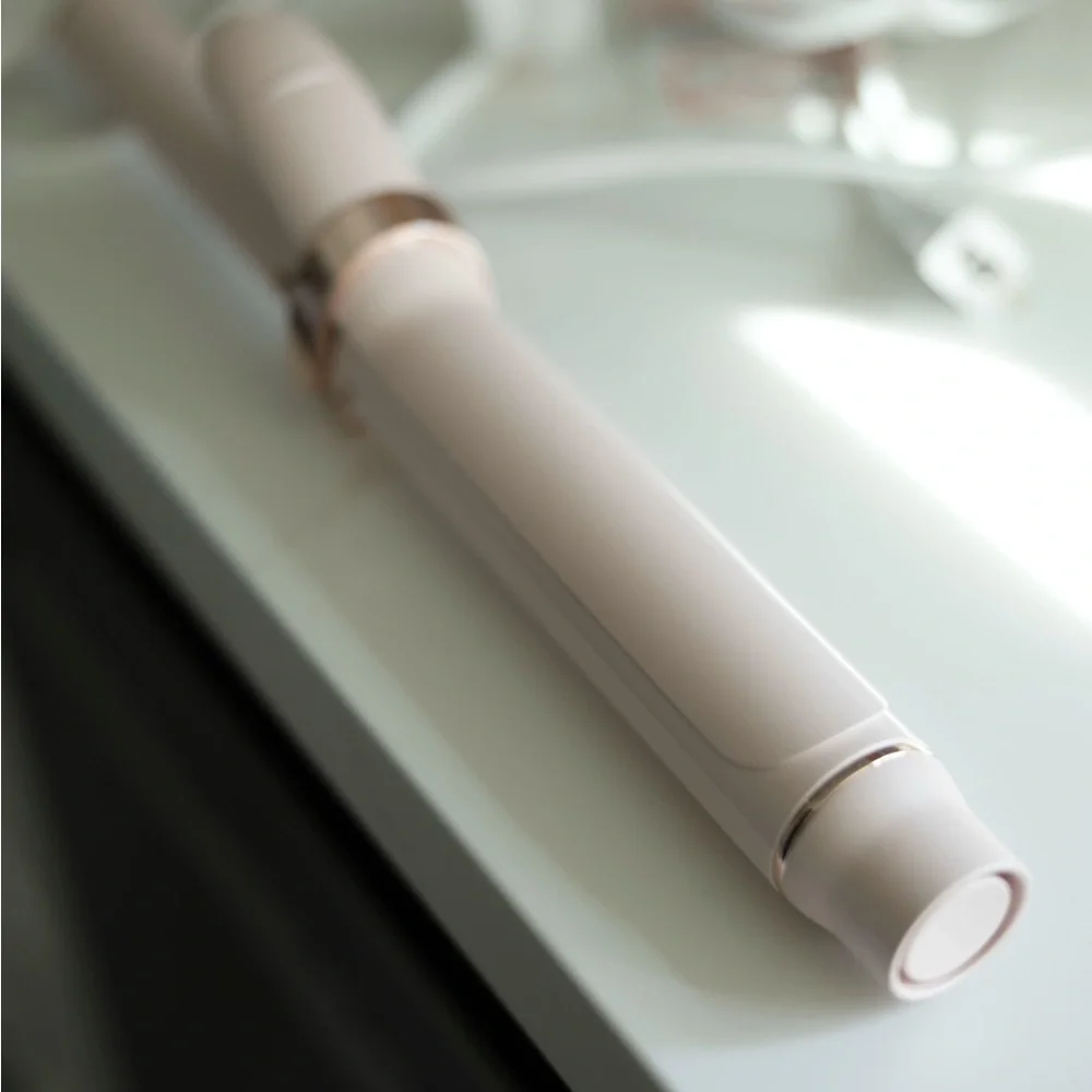 T3 1.5” Curling Iron in Rose Gold - Picture 2 of 5